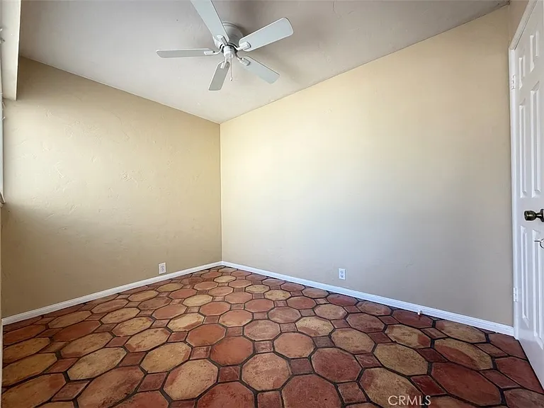 531 Catalina St — Photo 7