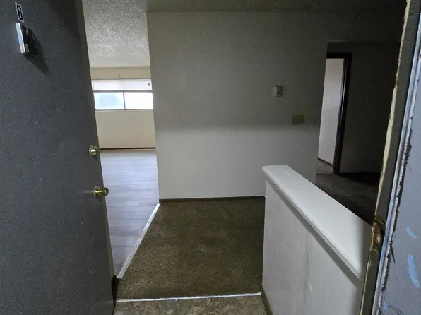 2061 Tremainsville Rd, Toledo, OH