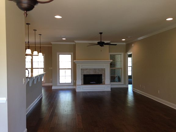 Custom mantel/crown molding