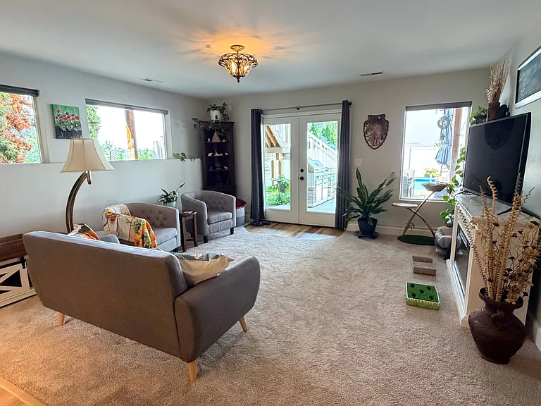 2637 Afton Pl NE — Photo 32