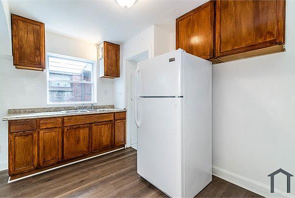 2nd image of 4066 Tyler St #2W