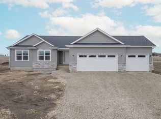 4502 Granite Ridge Rd, Cedar Falls, IA 50613