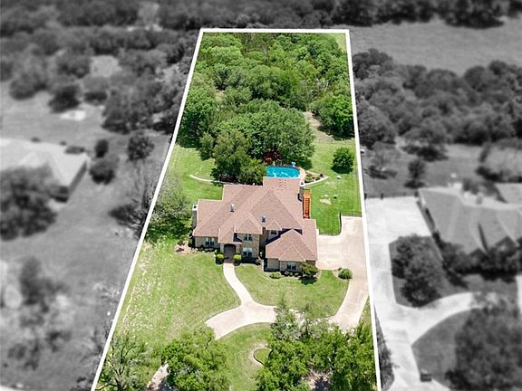 3rd image of 207 Fairway Dr