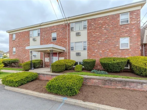 5 Cynthia Dr APT 13, North Providence, RI 02911