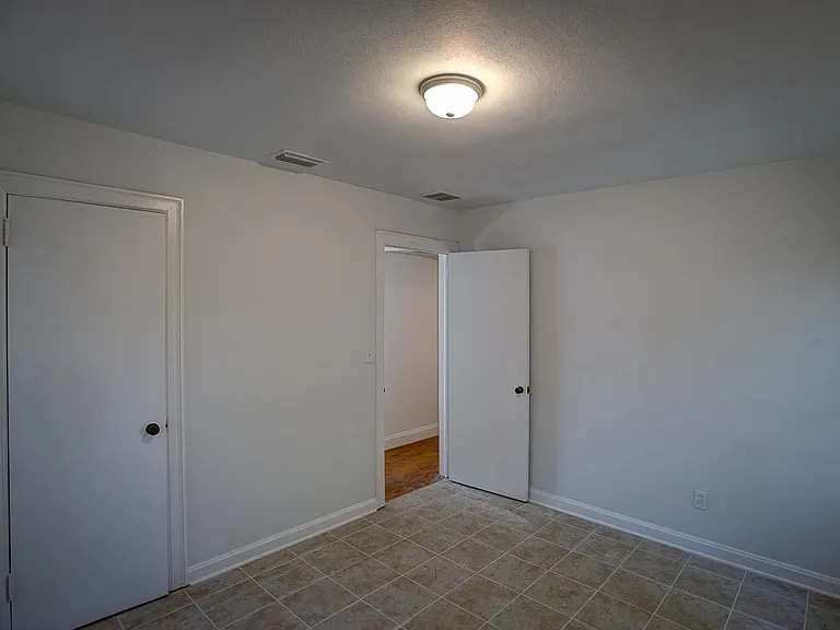 2133 Forest Hills Rd — Photo 16