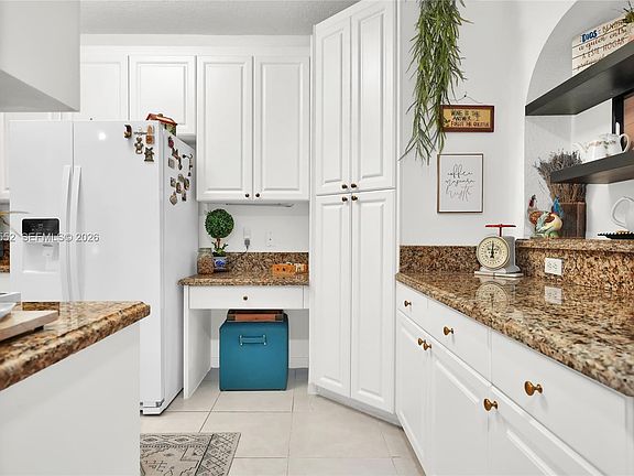 5th image of 10720 NW 66th St APT 205