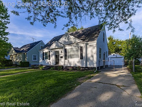 3rd image of 25246 Hayes Rd