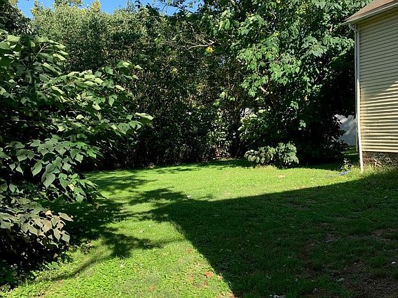 4th image of 2820 Clymer Ave