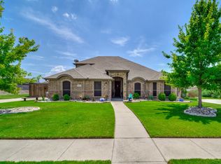 206 Debbie Way, Red Oak, TX 75154