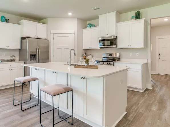 156 Albatross St, Cantonment, FL 32533