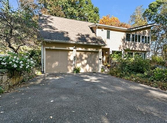 2nd image of 35 Hilltop Dr