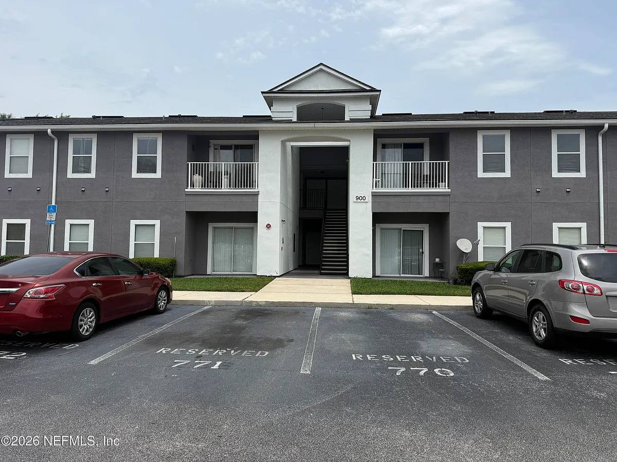 Building Photo - 7920 Merrill Rd #914
