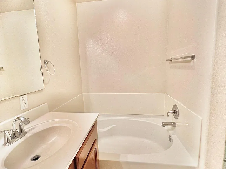 10919 Fort Point Ln NE — Photo 65