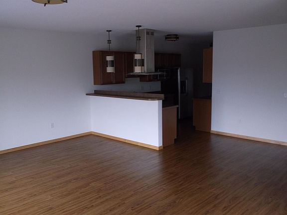 2nd image of 3020 University Ave SE APT 202