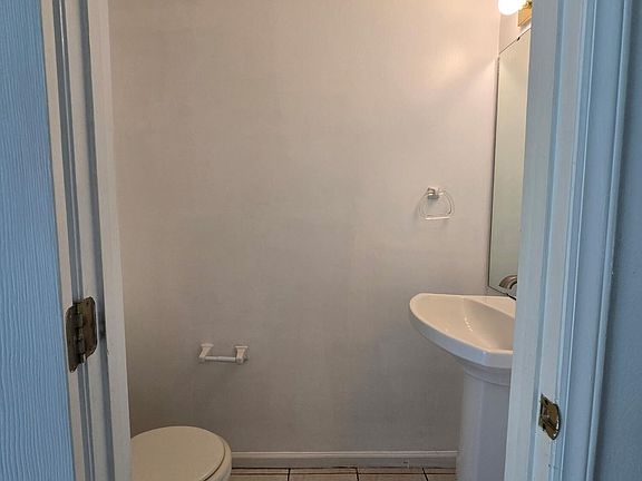 3rd image of 4107 Cresthill Dr