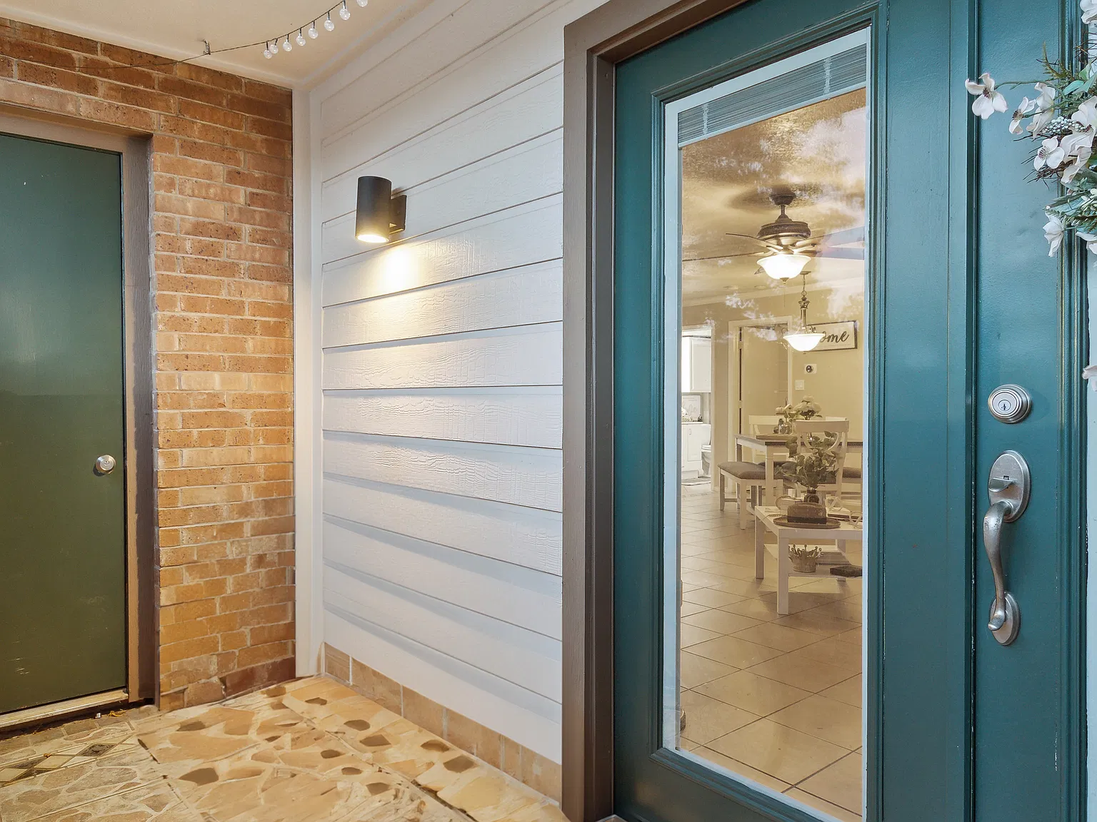 2 bed, 808 sqft, $1,400 — Photo 3