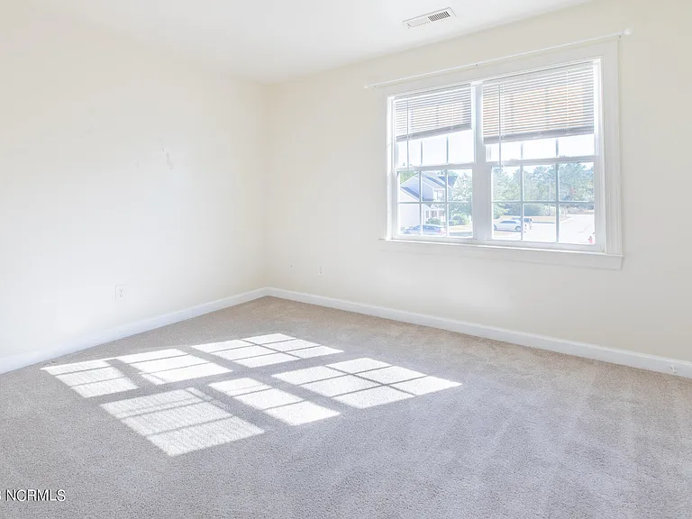 401 Springwood Dr — Photo 13