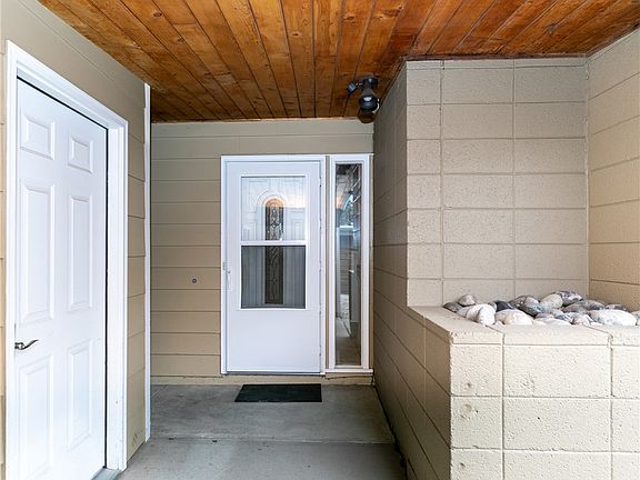 2nd image of 2807 Terrace Dr