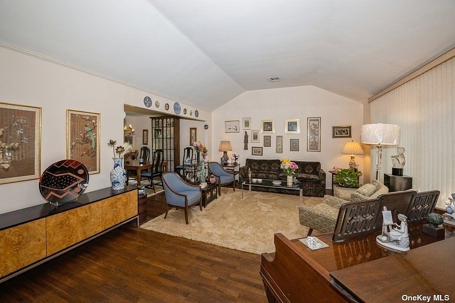 1947 Stratford Drive, Westbury, NY 11590 Zillow