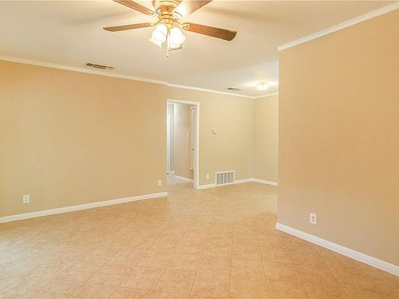 5th image of 2219 Bitter Creek Dr