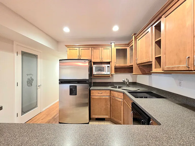 2545 6th St SE — Photo 27