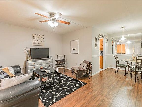 3rd image of 3718 McKay Ave #102