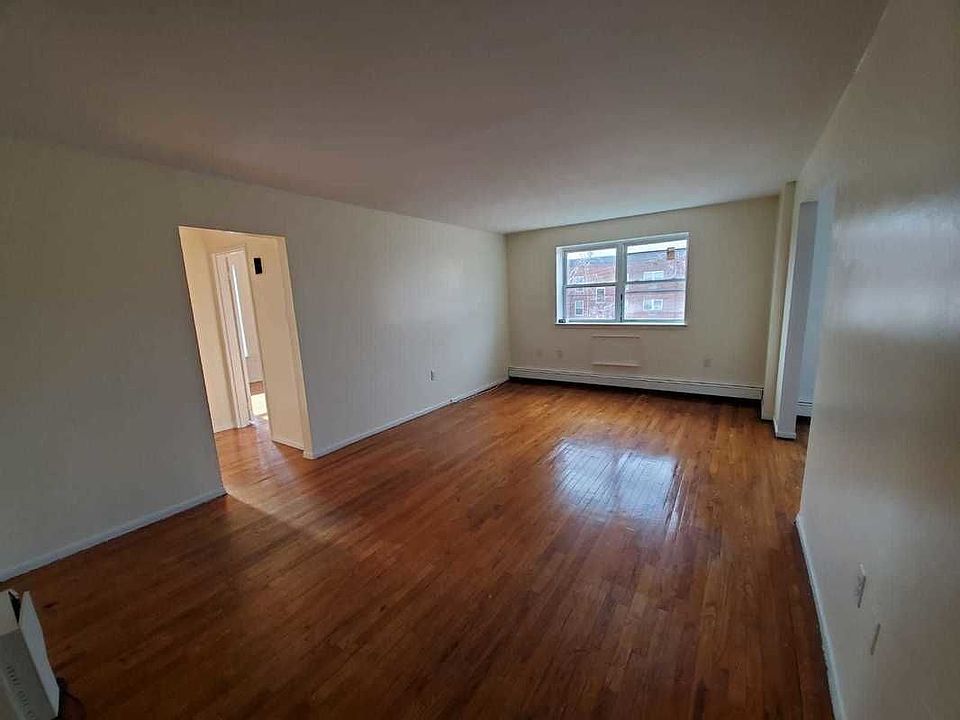 1st image of 220 Trantor Pl APT 2A