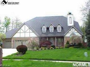 19471 Stoughton Dr, Strongsville, OH 44149