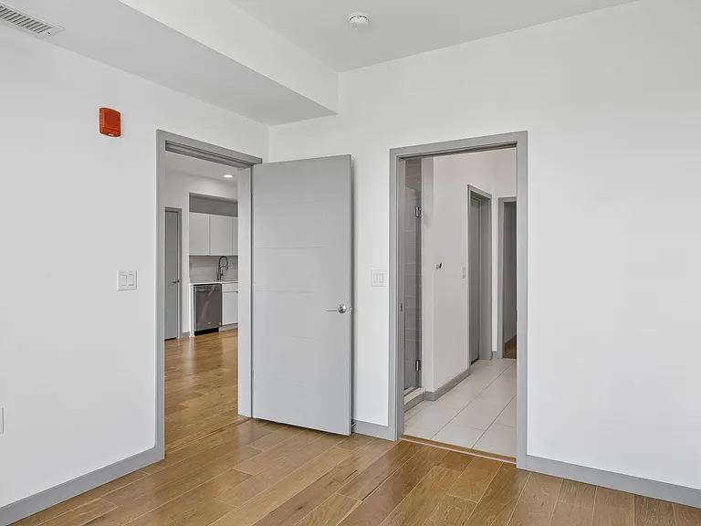 400 Herron Dr #418 — Photo 11