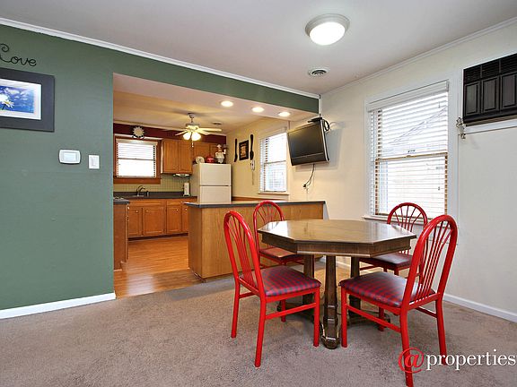 Kitchen / Breakfast Room