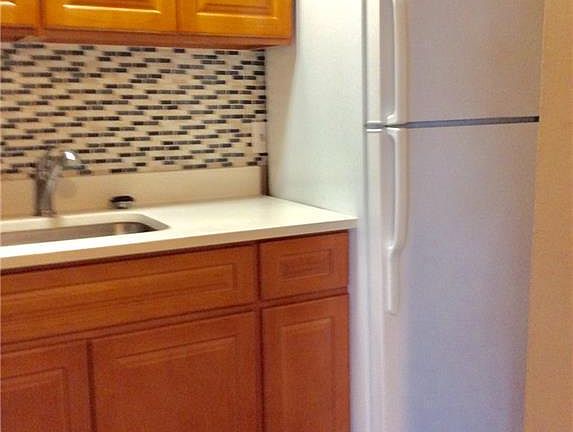 4th image of 126 Biruta St #B8
