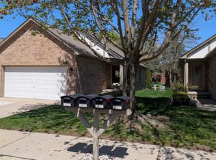 3853 Sunflower Ln, Warren, MI 48091