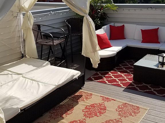 Beautiful, chic rooftop deck w/Lake Erie and Downtown CLE vi