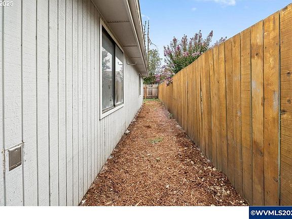 5th image of 1730 Woodland Ave