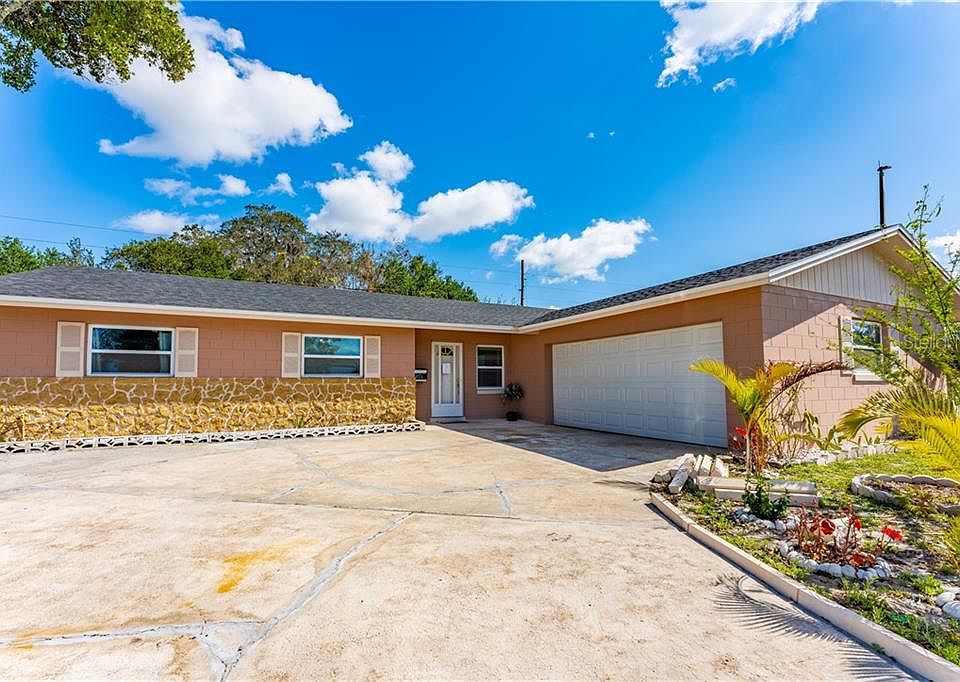 1st image of 821 Park Manor Dr
