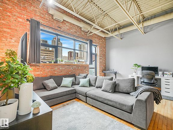 5th image of 10265 107th St NW #206
