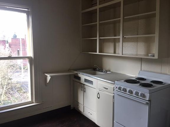 4th image of 748 SE Jackson St APT 5