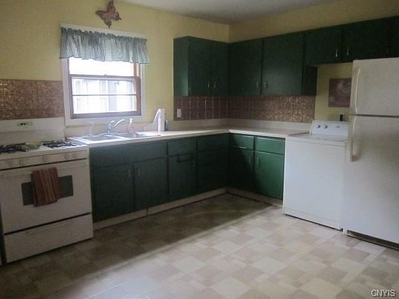 5th image of 3 Woodcrest Dr