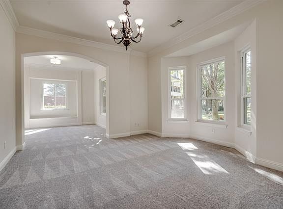 3rd image of 1001 Plum Dr