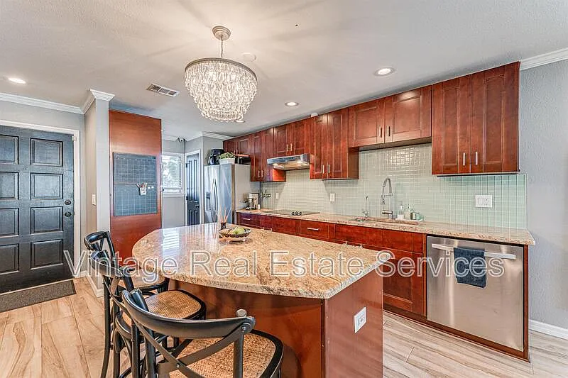 6332 Newtown Cir — Photo 2