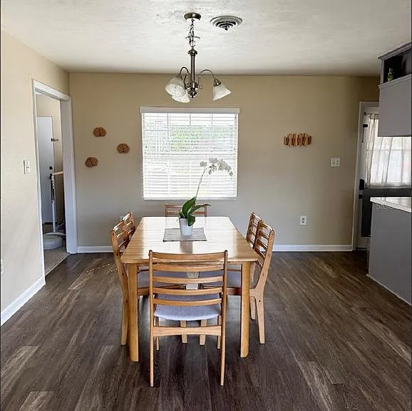 305 SE 10th Ave — Photo 13