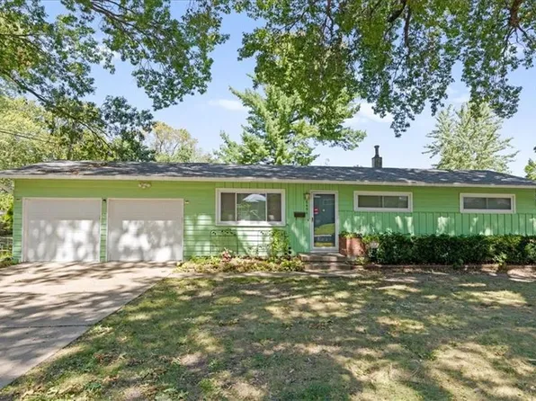 6404 W 76th St, Prairie Village, KS 66204