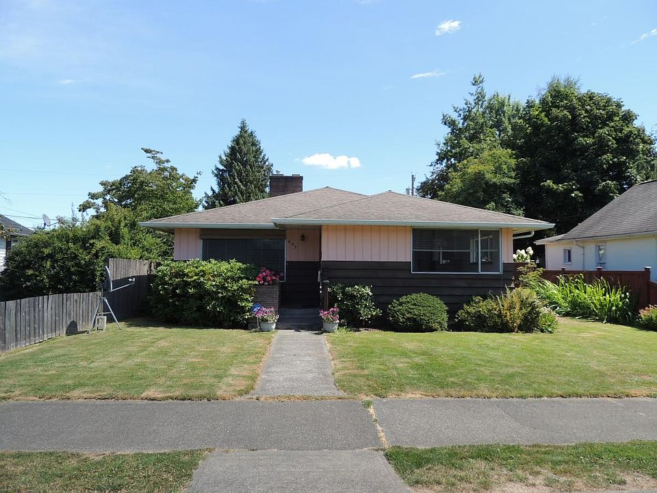 1st image of 605 2nd St SE