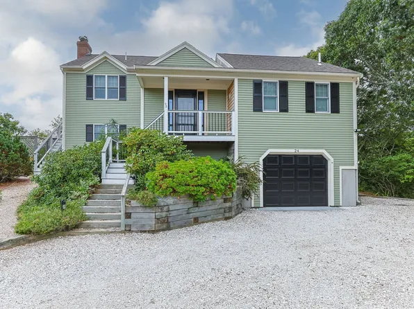 24 Blueberry Ave, Provincetown, MA 02657