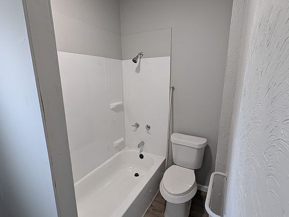 5th image of 439 27th St