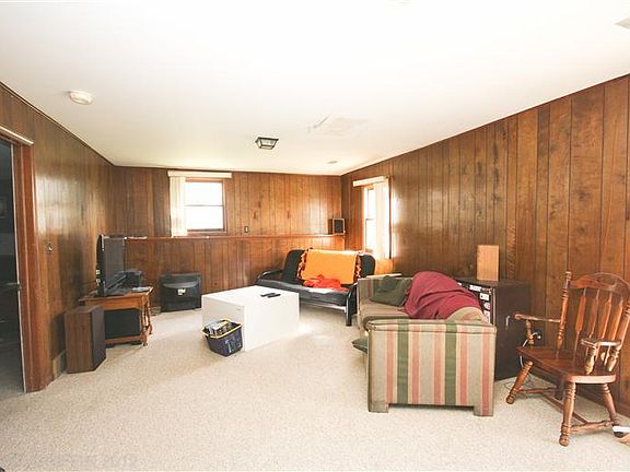 2nd image of 3950 Camelot Dr SE