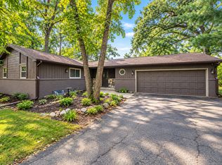 537 Free Church Dr, Williams Bay, WI 53191
