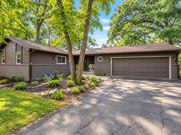 537 Free Church Dr, Williams Bay, WI 53191