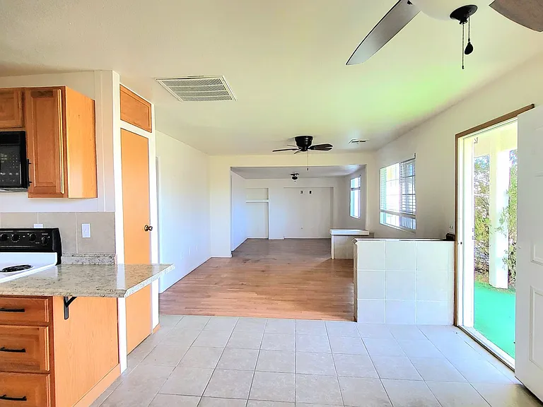 1130 E Gamebird Rd — Photo 8