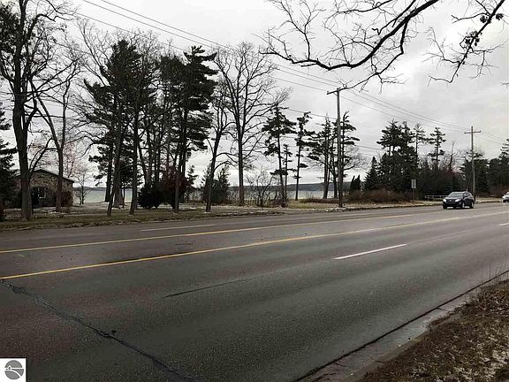 5th image of 866 Munson Ave